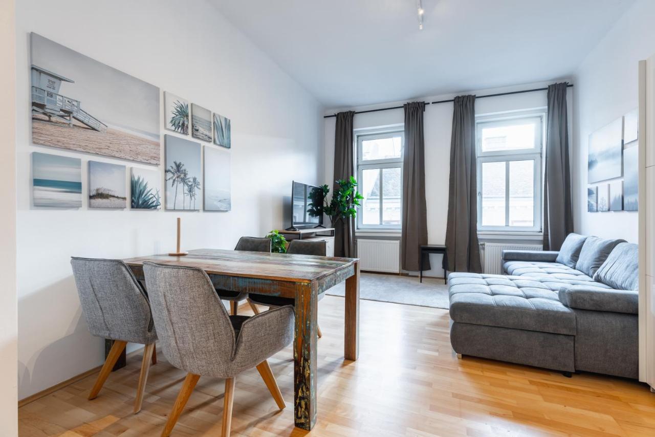 Cozy Apartment Steps Away From Subway Station Вена Экстерьер фото